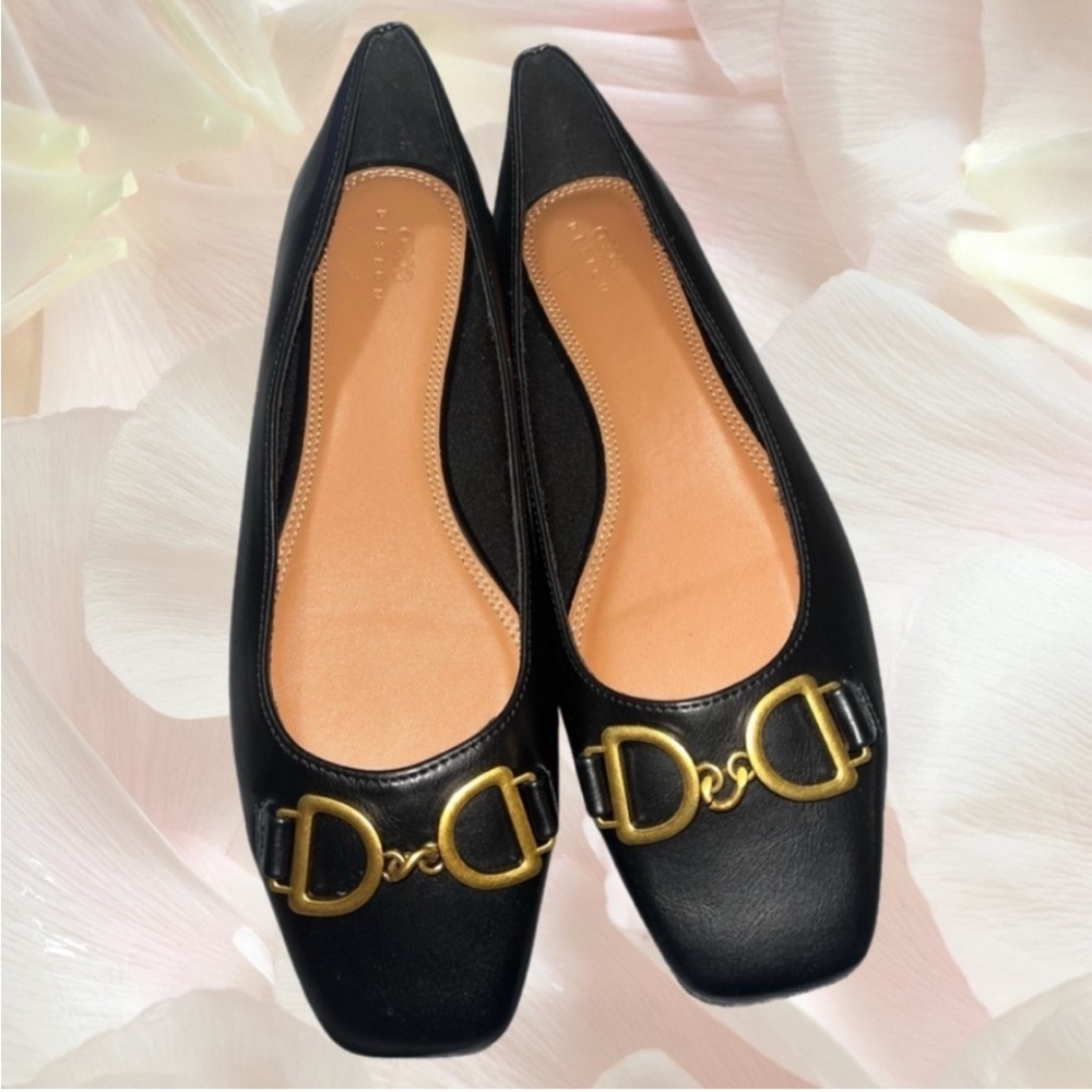ASOS Black LEATHER Flats with Gold Buckle - size 7